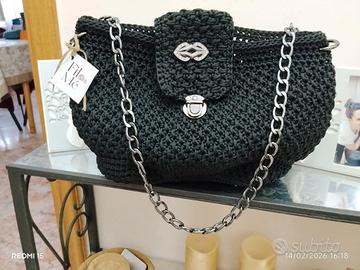 Borsa fatta a mano con amore e passione 