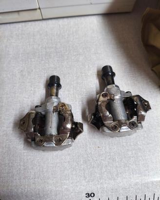 pedali sgancio rapido Shimano 
