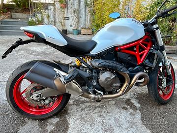 Ducati Monster 821 Pearl White