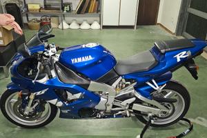 Yamaha R1 1999