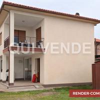 Casa con magazzino,2 box,terreno edificabile