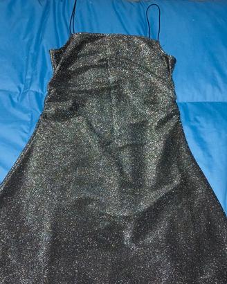 vestito grigio con spalline 