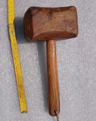 Mazzuolo in legno d'epoca cm 25.