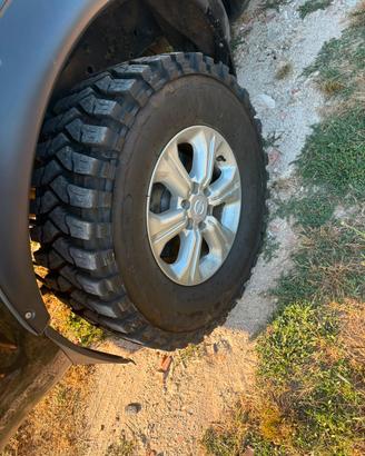 Pneumatici tassellati 255/70 R16 Nuove