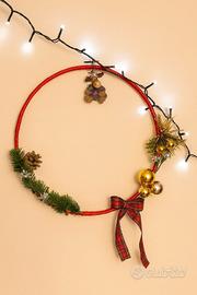 Ghirlanda natalizia fatta a mano