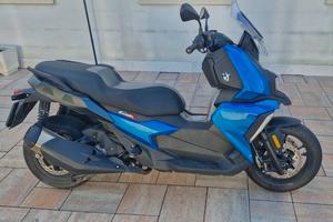 scooter BMW C400X solo 3.820 Km!