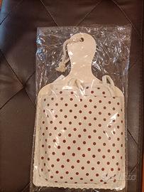 Porta Tagliere Decorativo in Legno con 2 Presine