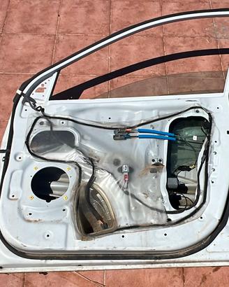 Porta ant. - post. dx  H. Kona + 2 gomme 235/45 18