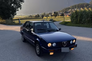Alfa Romeo Alfetta Quadrifoglio Oro 2.0