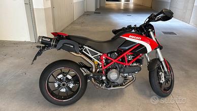 Ducati Hypermotard 796