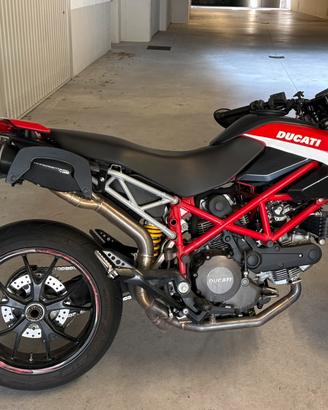 Ducati Hypermotard 796