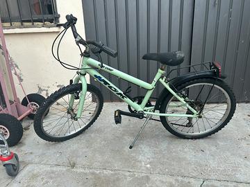 Bicicletta bambino da sistemare