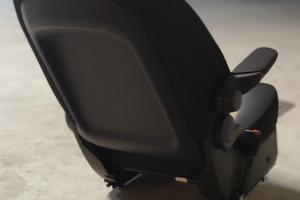 Coppia sedili anteriori con bracciolo 