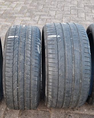 Gomme  Carrera - PZERO 295/30 ZR20 e 245/35 ZR20 
