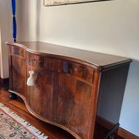 Credenza mossa di mogano