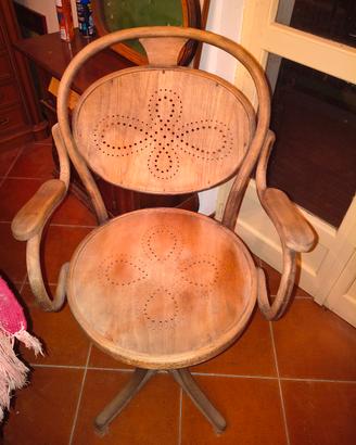 Sedia girevole in legno 