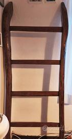 Scala decorativa in legno tek