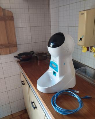 distributore automatico crocchette gatto 