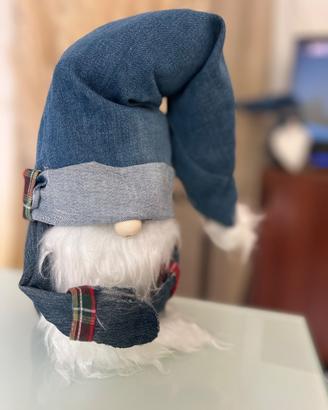 Gnomo fatto a mano con denim dí riciclo