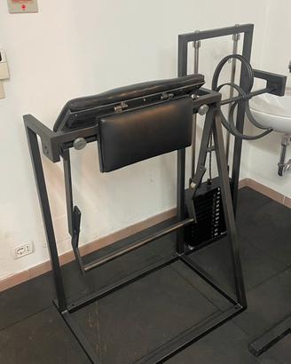 Macchinario per bicipiti