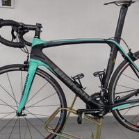 Bici Bianchi Oltre XR3 in carbonio