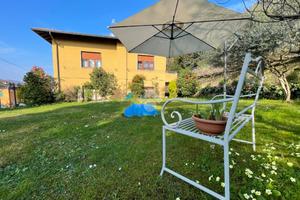 TRIFAMILIARE A BESANO