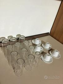 12 bicchieri 5 tazze nuove più tazza da te