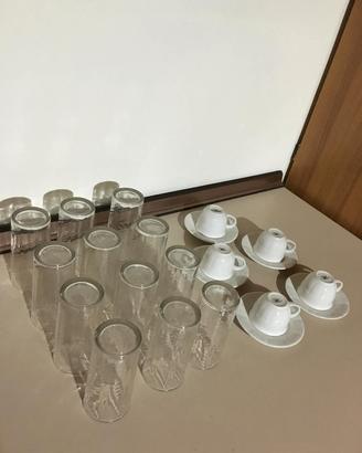 12 bicchieri 5 tazze nuove più tazza da te