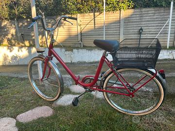 Graziella con cestino per spesa