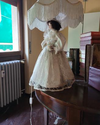 Bambola-sposa (Lampada da tavolo)