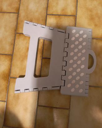 Sgabello pieghevole in plastica