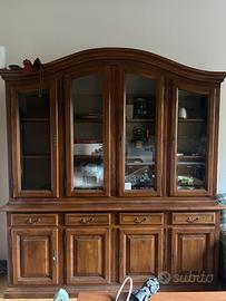 Mobile in legno con vetrina