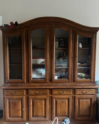 Mobile in legno con vetrina