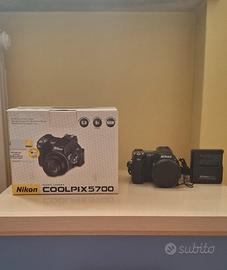 Nikon Coolpix 5700 + Custodia + gadget