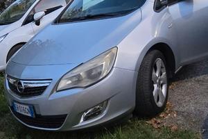 Opel astra j