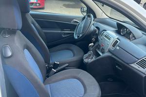 lancia y 2008 in buone condizioni