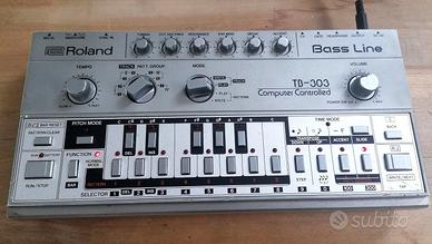 Roland TB303 Bass Line revisionato con garanzia