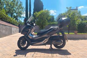 Honda Forza 300 Deluxe