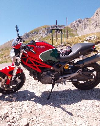 Ducati Monster 696 plus A2