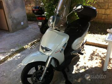 Aprilia scarabeo 300