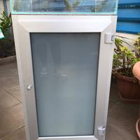 Acquario marino con mobile e sump