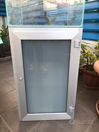 Acquario marino con mobile e sump