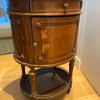 Comodino/mobile da salotto