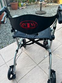 Deambulatore camminatore pieghevole con seduta