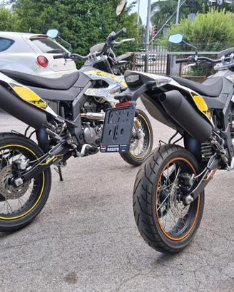 MOTARD UM DSR SM 125ccMOT. A PRILIA LC