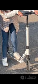 Monopattino ragazza