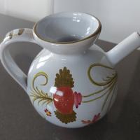 brocca in ceramica di Faenza