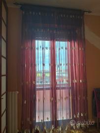 tende in tulle bordeaux con foglie ricamate or oro