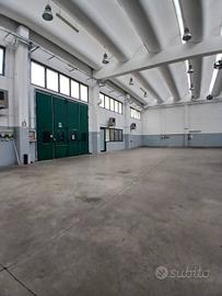 Immobile di 1250 m² a Calderara di Reno
