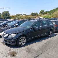 vendiamo ricambi per Mercedes classe C 220